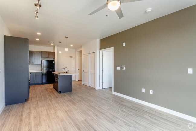 1HAB, 1BA - 615 ft² - Crossing Pointe North - Age 62+ Living