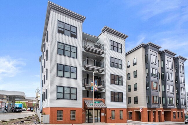 Building Photo - 43 A St