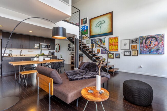Building Photo - 4111 Sunset Blvd