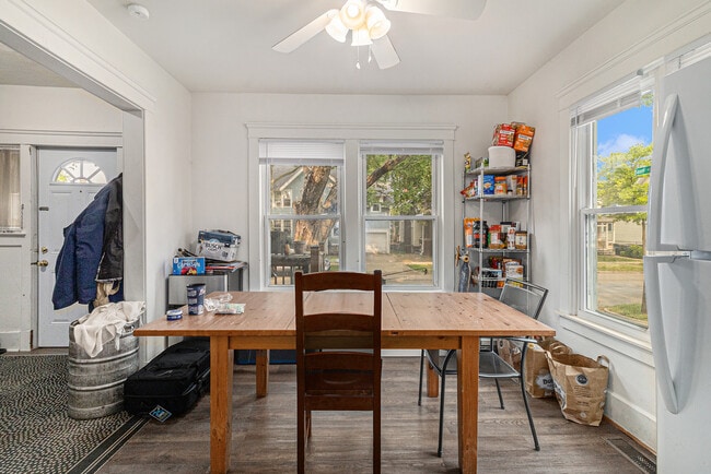 Foto del edificio - 811 Sybil St