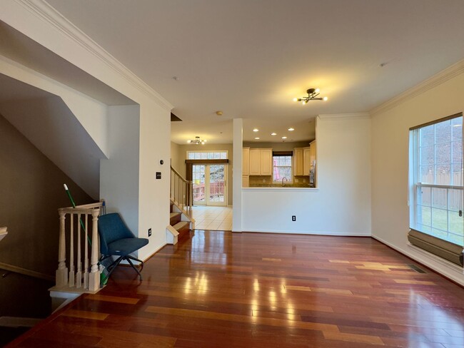 Foto del edificio - Spacious & Well-Appointed 3Beds/2.5Bath Ho...