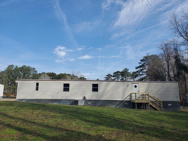 Building Photo - 821 Annie Pearle Ln