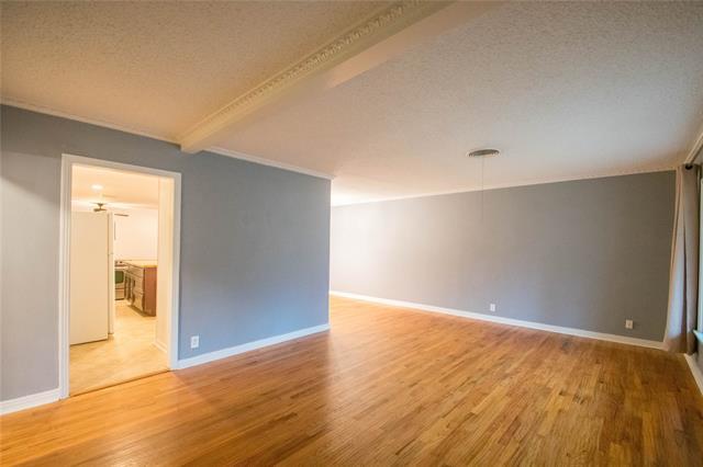 Foto del edificio - 4821 Red Oak Ln