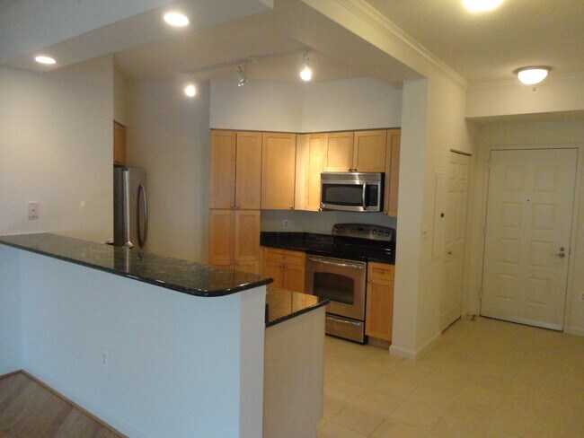 Kitchen - 3101 N Hampton Dr