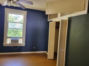 Building Photo - 4401 Ave Q 1/2