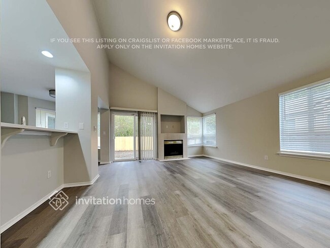 Foto del edificio - 5485 Trosper Lake St SW