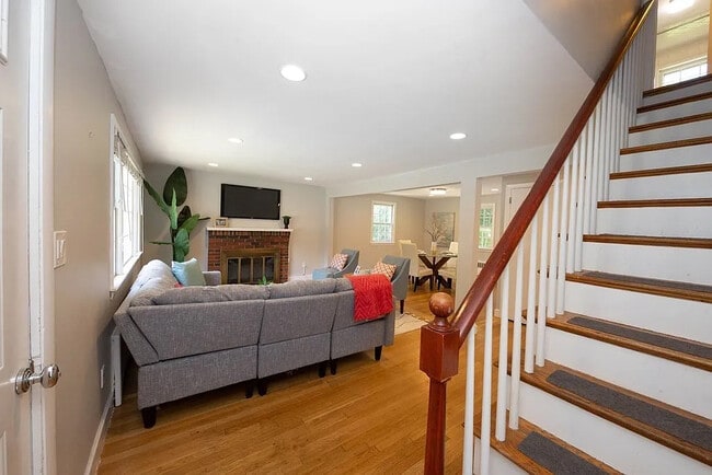 living room 1 - 353 Washington St