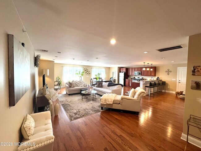 Foto del edificio - 256 Mantoloking Rd