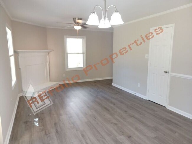 Foto del edificio - Carpetless 2 BD 1.5 Bath 2 Story Quadplex ...
