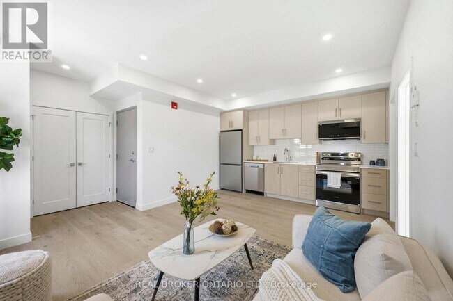 Photo du bâtiment - 184 Woodroffe Ave