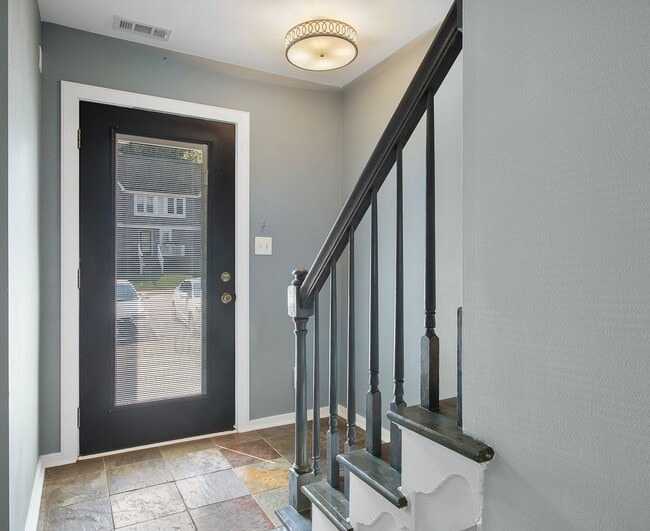 Building Photo - Charming 2-Bed, 2.5-Bath Home Steps from W...