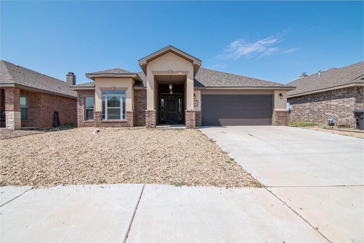 Foto principal - 6711 Boot Dr