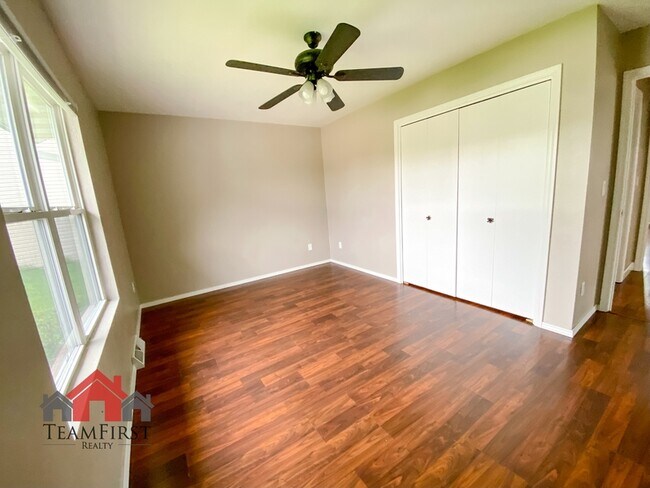 Foto del edificio - 1256 Crown Ct