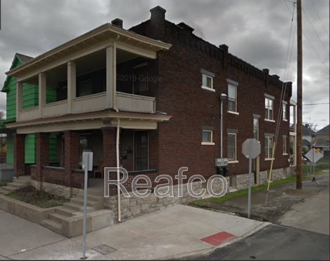 Foto del edificio - 671 E 5th Ave