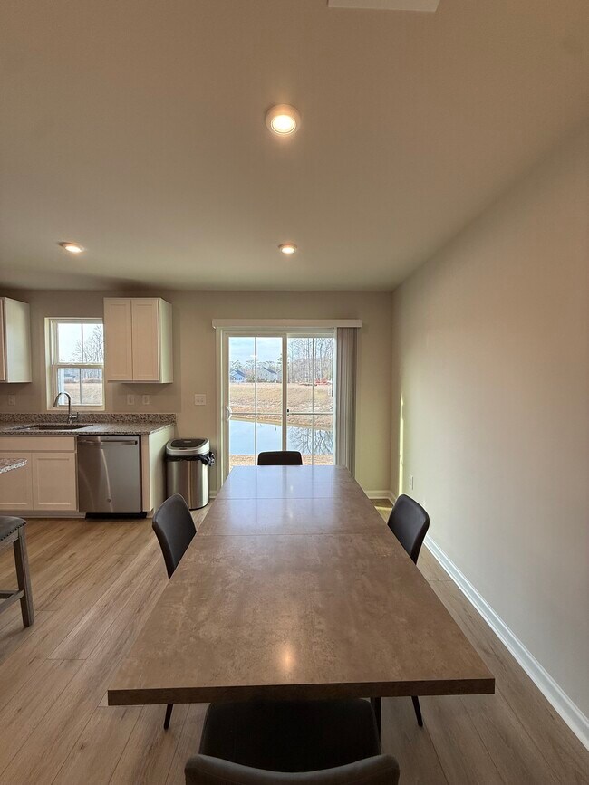 Foto del edificio - 338 Myrtle Meadows Dr