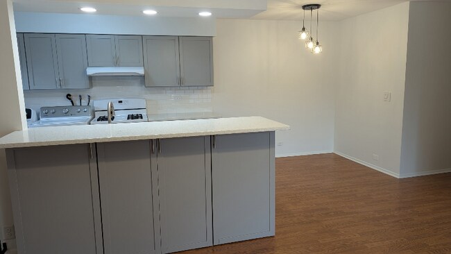 Foto del edificio - 550 E Willow Rd