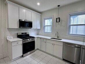 Building Photo - 23 Tower St