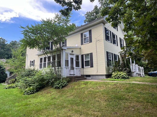 Building Photo - 271 Cordaville Rd