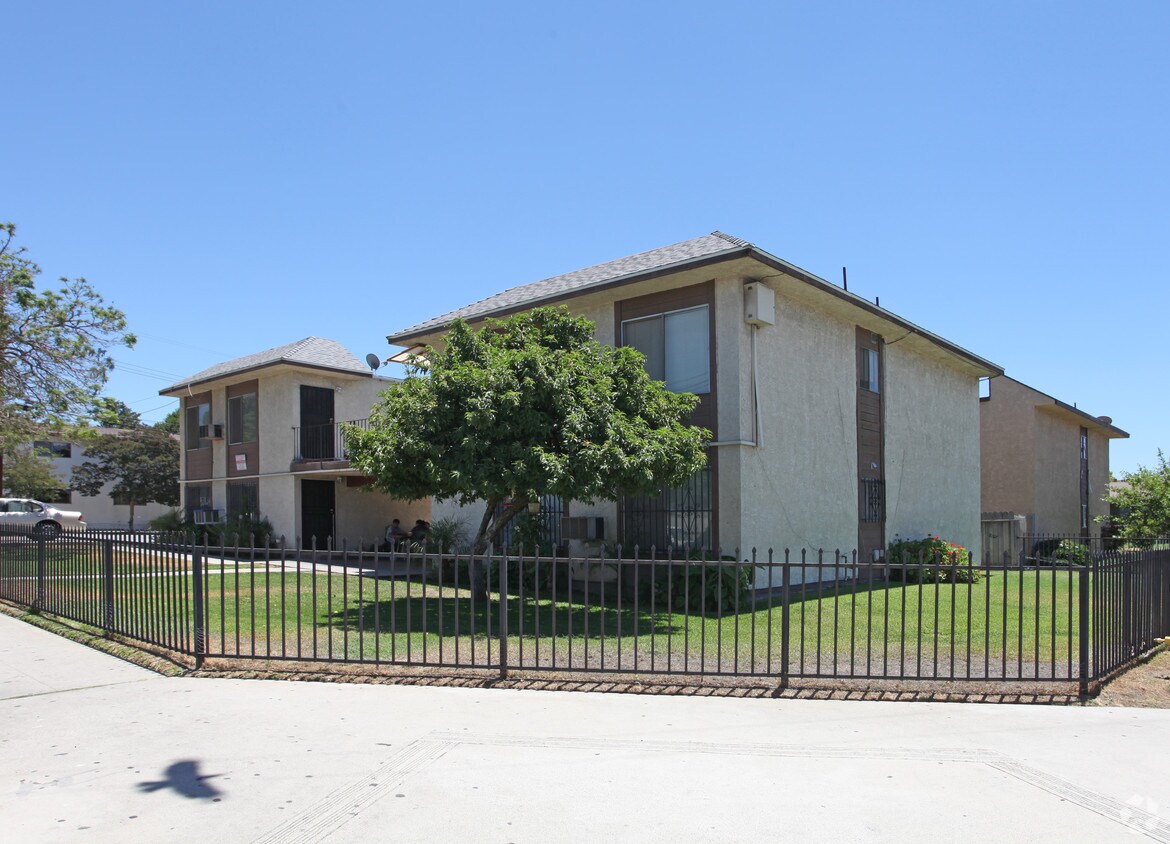 Primary Photo - 1500 Laurel Ave