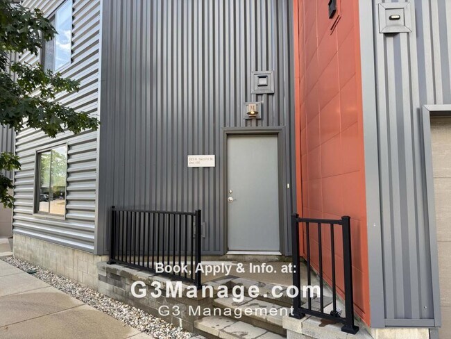Building Photo - 293 N 2nd St