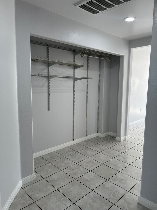 Foto del edificio - 1454 Gaviota Ave