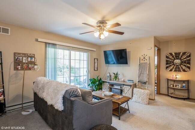 Building Photo - 1538 W Sand Bar Ct