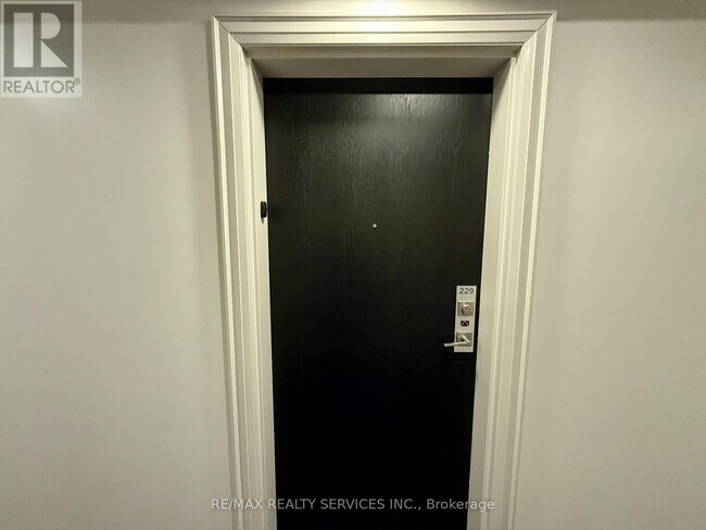 Photo du bâtiment - 50 Lakebreeze Dr