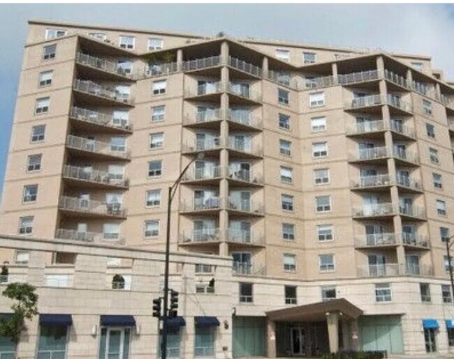 Foto del edificio - 4350 N Broadway St