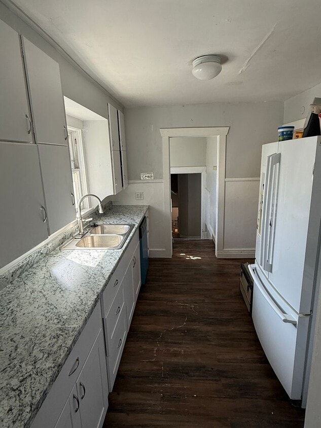 Primary Photo - Beautiful 6 Bed, 3 Bath House; W/D Include...