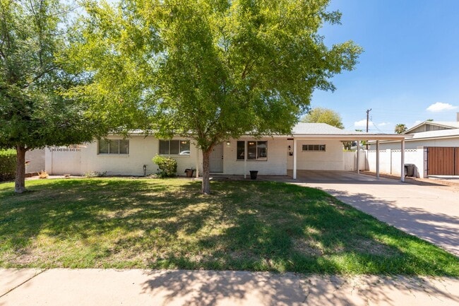 Building Photo - REMODELED 4 BEDROOM, 2 BATHROOM SOUTH SCOT...