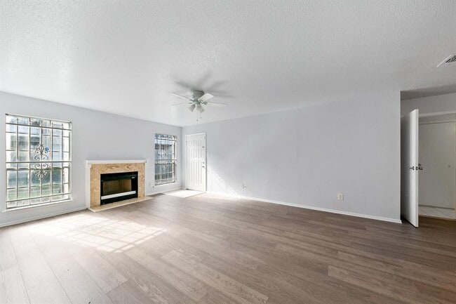 Building Photo - 6500 Sands Point Dr