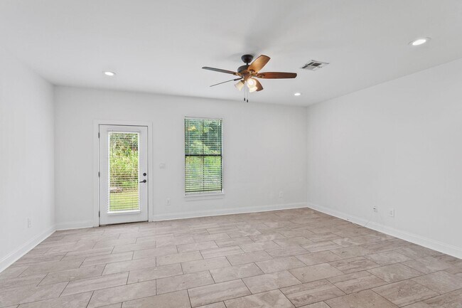 Foto del edificio - 3535 Knight Ln