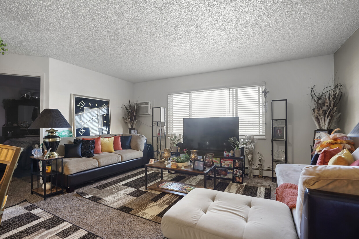 Primary Photo - Moore Ave Apartments