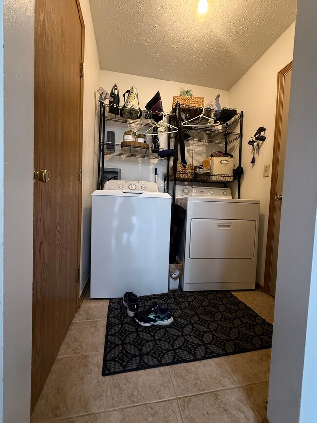 Foto del edificio - 202 Kirkstone Pl