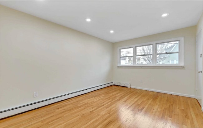 Building Photo - 278 Stewart Ave