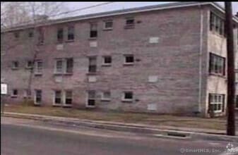 Building Photo - 179 Elm St