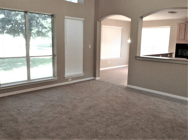 Foto del edificio - 1322 Ventura Canyon Dr