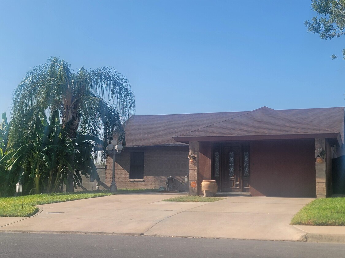 Foto principal - 702 Zebra Dr