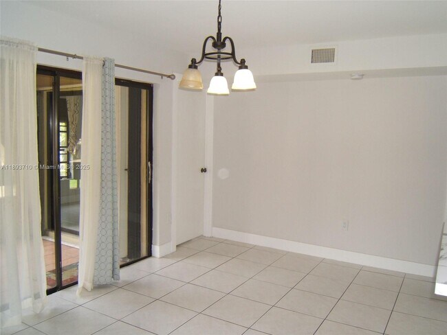 Building Photo - 9022 SW 123rd Ct