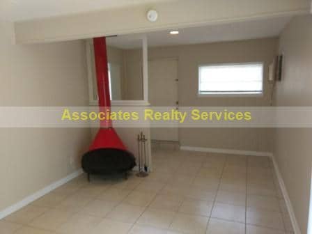 Building Photo - Spacious 4 Bedroom in Mason Manor