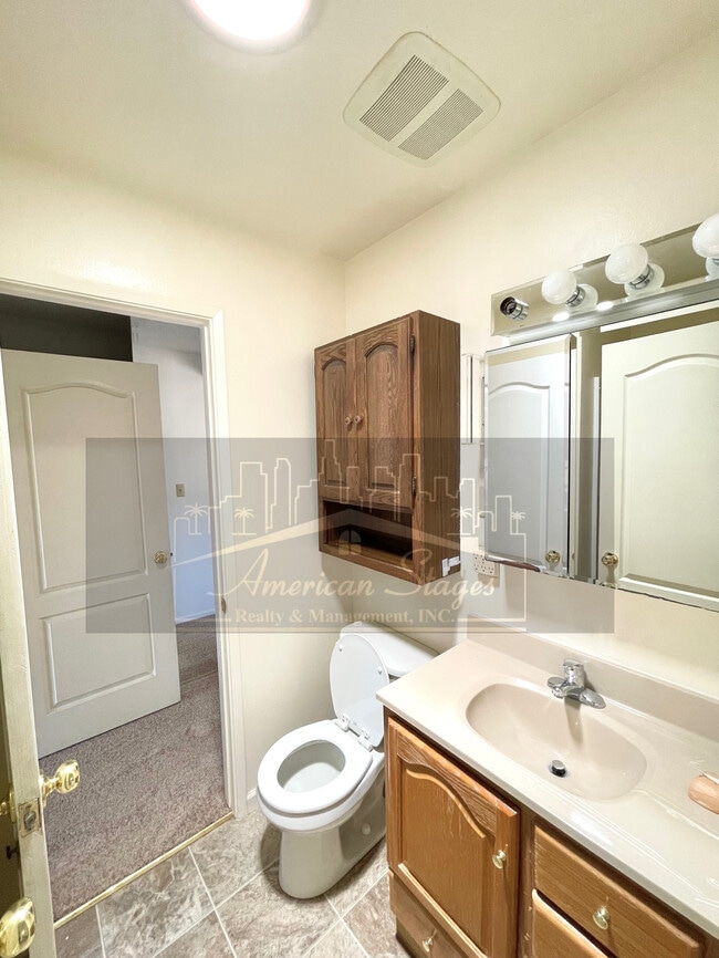 Foto del edificio - 1309 W Willow Ave