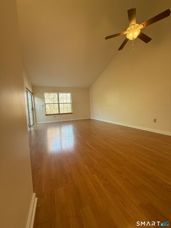 Foto del edificio - 504 Water Course Row