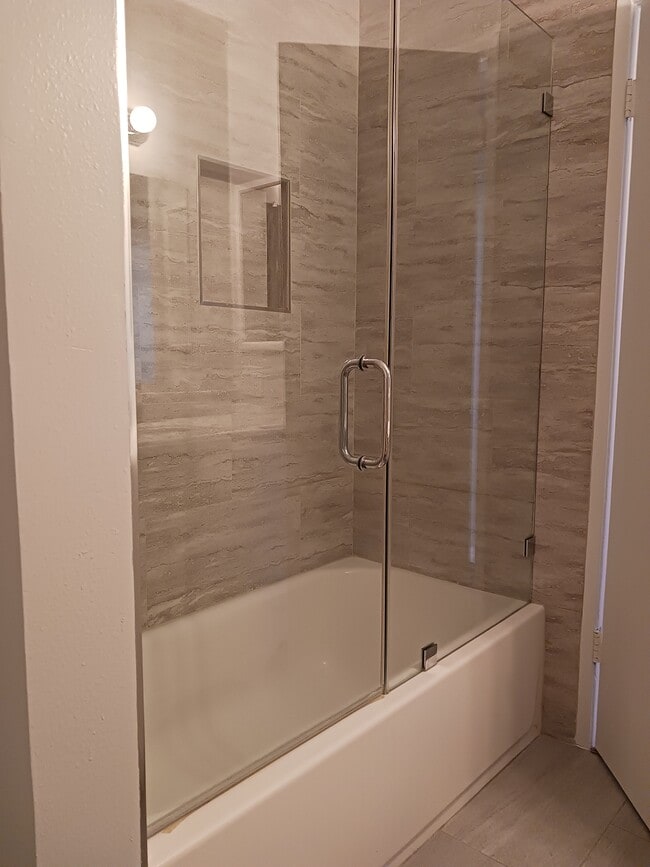 Foto del edificio - 719 N Eucalyptus Ave