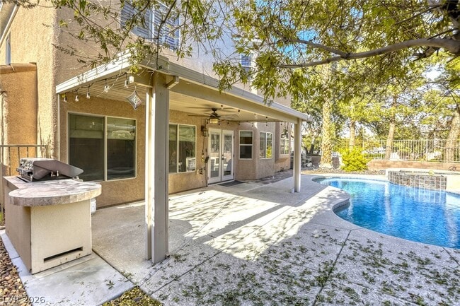 Building Photo - 756 Ezzat St