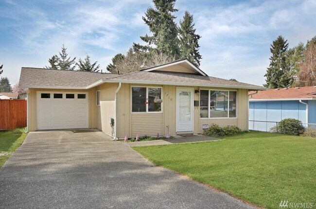 Building Photo - HOME SWEET HOME...3 Bedroom Rambler w/Grea...