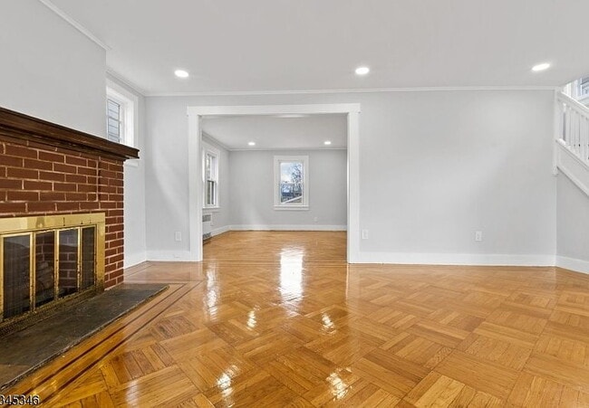Foto del edificio - 49 Oakwood Ave