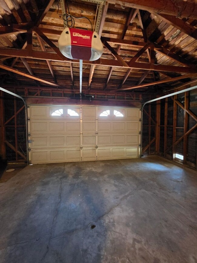 Building Photo - 675 B St
