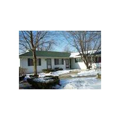 Building Photo - 5966 Roseland Ave