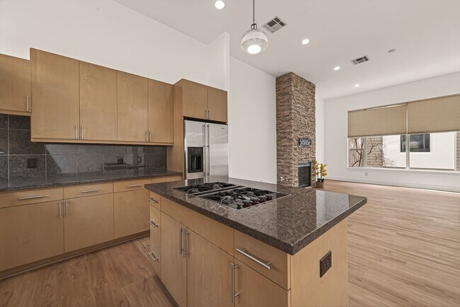 Foto del edificio - 724 Ruthven St