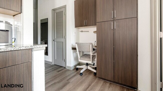 Foto del edificio - 10051 Perimeter Station Dr